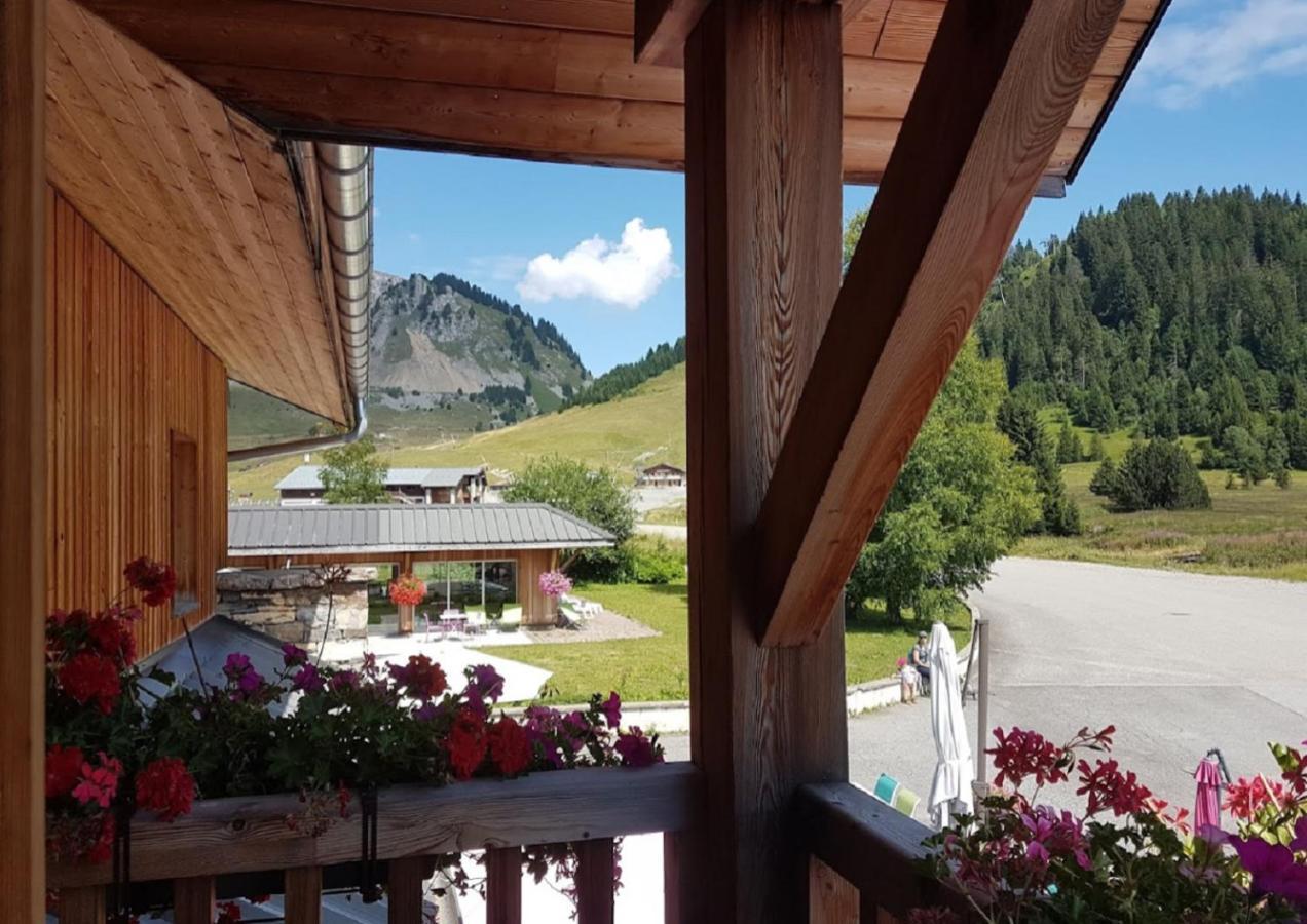 Les Roches 1500 Hotel Mieussy Eksteriør billede